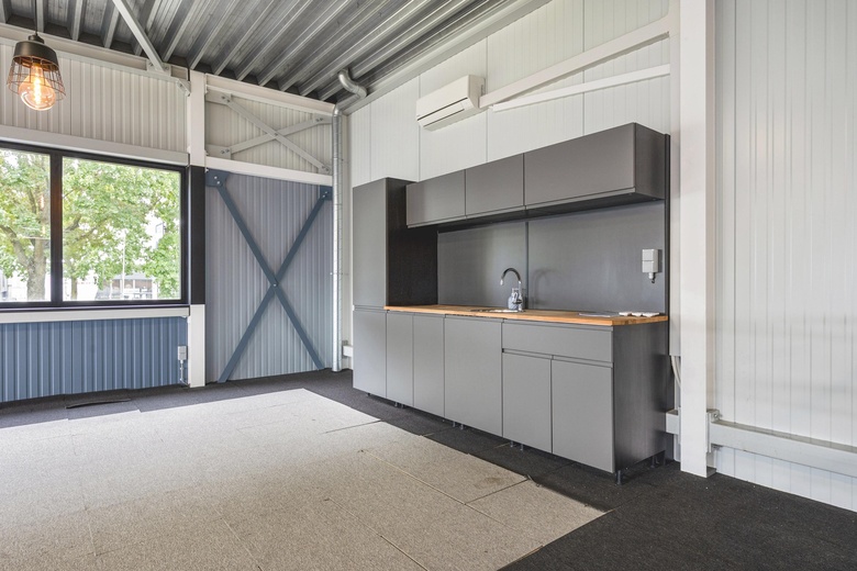 BedrijfsruimteaanBergerweg 140<br/> inSittard BedrijfsruimteaanBergerweg 140<br/> inSittard