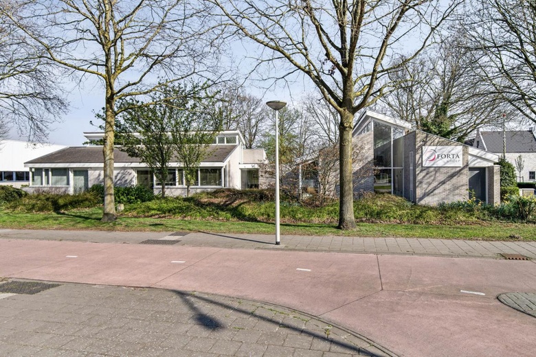 Bekijk foto 1 van Wouwseweg 1 Bekijk foto 1 van Wouwseweg 1