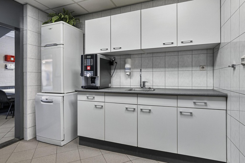 BedrijfsruimteaanDorpsstraat 56<br/> inOssendrecht BedrijfsruimteaanDorpsstraat 56<br/> inOssendrecht