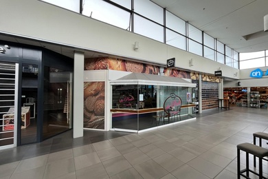 Bekijk foto 2 van Helftheuvelpassage 9