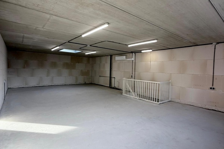 BedrijfsruimteaanJagtlustweg 3 5<br/> inHeerenveen