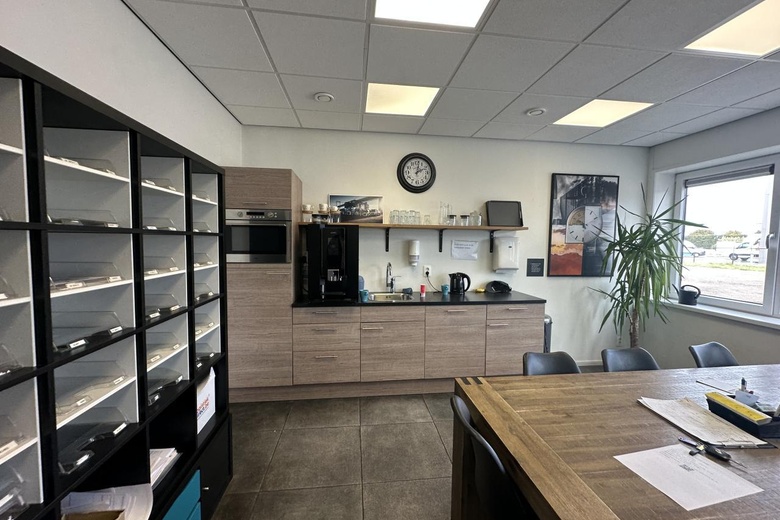 BedrijfsruimteaanMarconiweg 4<br/> inTholen