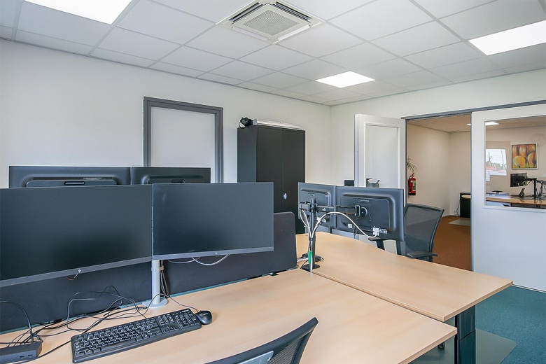 KantoorruimteaanVeenderveld 32<br/> inRoelofarendsveen KantoorruimteaanVeenderveld 32<br/> inRoelofarendsveen