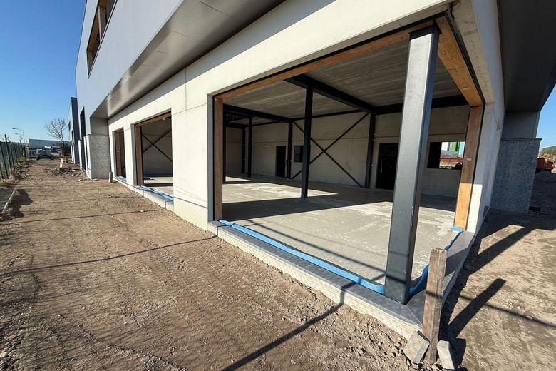 BedrijfsruimteaanPieter Hoebeeweg 4 - 8<br/> inDordrecht