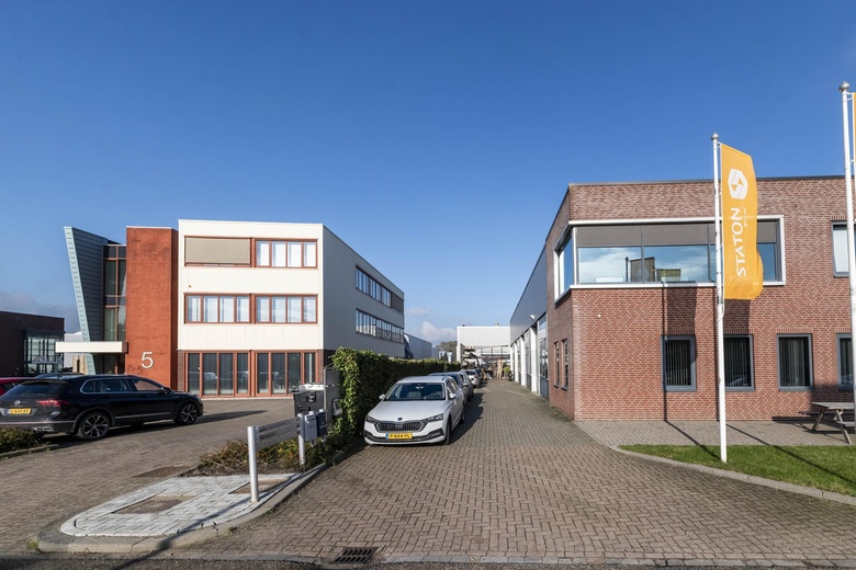BedrijfsruimteaanHulsenboschstraat 7 d<br/> inWerkendam BedrijfsruimteaanHulsenboschstraat 7 d<br/> inWerkendam