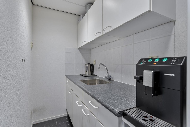 BedrijfsruimteaanLuzernestraat 33 A<br/> inNieuw-Vennep
