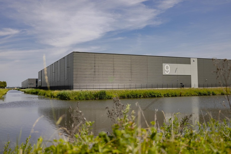 BedrijfsruimteaanWalravenlaan 9<br/> inSchiphol-Rijk BedrijfsruimteaanWalravenlaan 9<br/> inSchiphol-Rijk