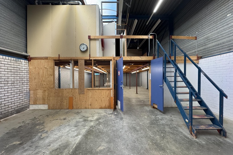 BedrijfsruimteaanHoutkopersstraat 12<br/> inZwijndrecht