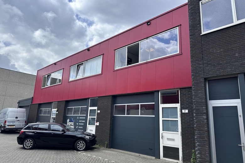 BedrijfsruimteaanOosteinde 11 v<br/> inBarendrecht