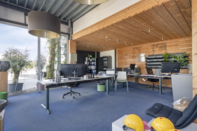 BedrijfsruimteaanBreinder 1 A<br/> inSchinnen