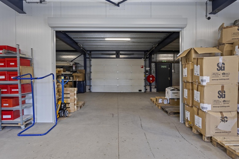 BedrijfsruimteaanEerste Zeine 86 a<br/> inWaalwijk BedrijfsruimteaanEerste Zeine 86 a<br/> inWaalwijk