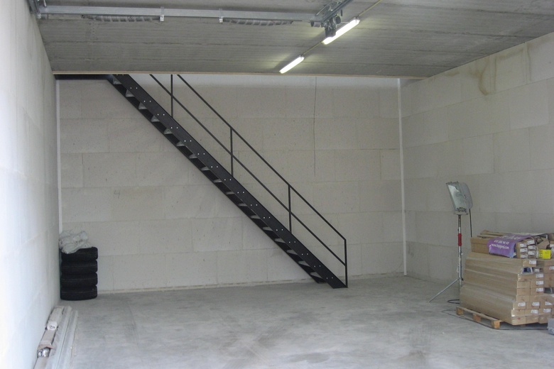 BedrijfsruimteaanPesetaweg 105<br/> inNieuw-Vennep