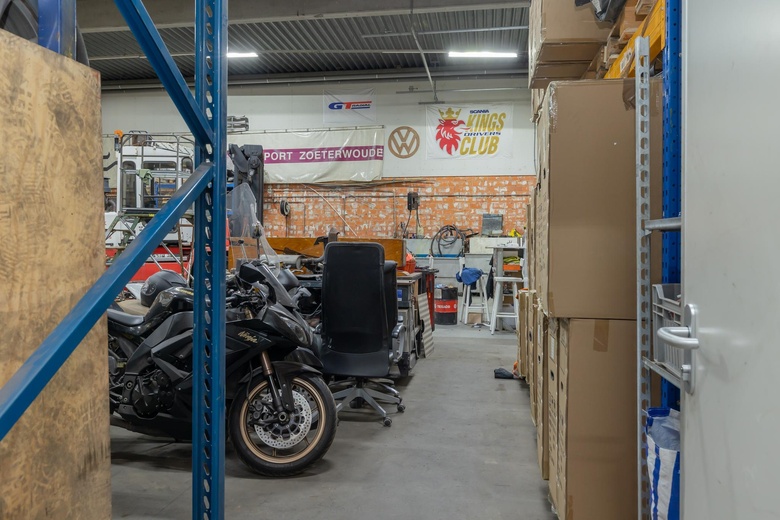 BedrijfsruimteaanProduktieweg 12<br/> inZoeterwoude BedrijfsruimteaanProduktieweg 12<br/> inZoeterwoude