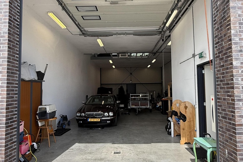 BedrijfsruimteaanVennestraat 22<br/> inLisse