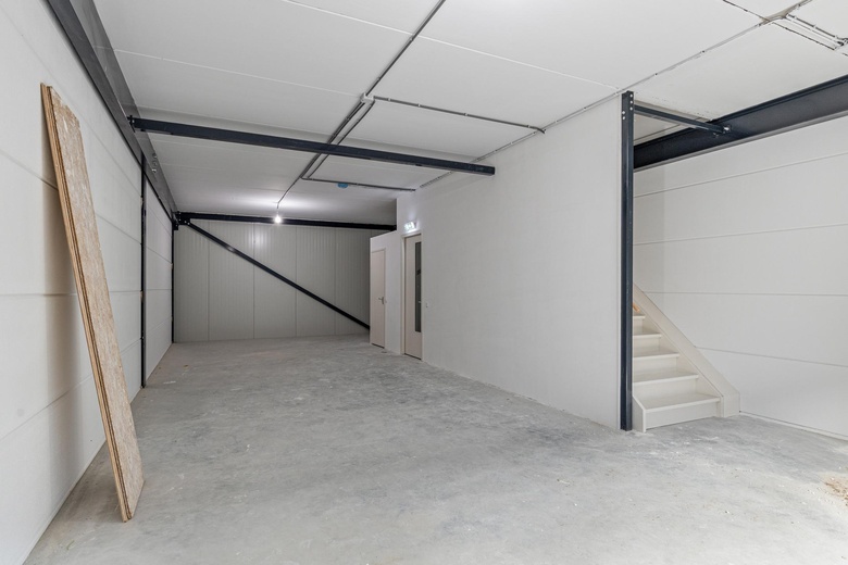 BedrijfsruimteaanKabelweg 57<br/> inRoelofarendsveen