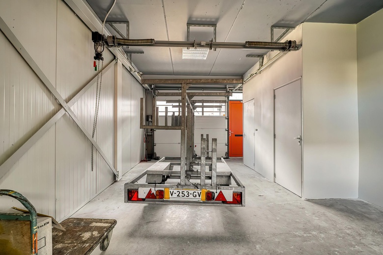 BedrijfsruimteaanIndustrieweg 28 a<br/> inVoorschoten BedrijfsruimteaanIndustrieweg 28 a<br/> inVoorschoten