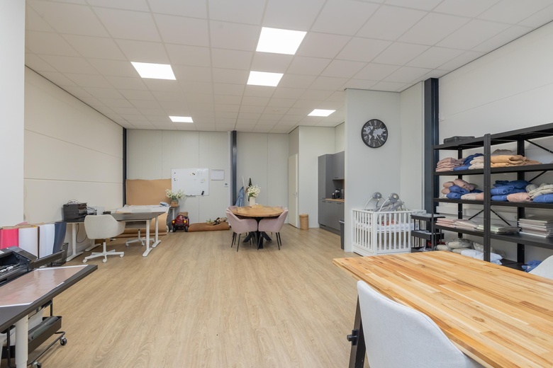 BedrijfsruimteaanCilinderweg 43 U19<br/> inRoelofarendsveen