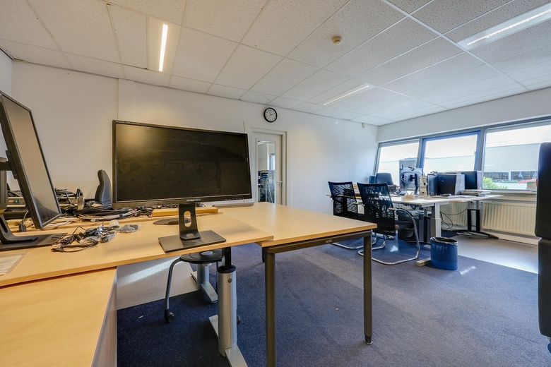 BedrijfsruimteaanAntennestraat 64<br/> inAlmere