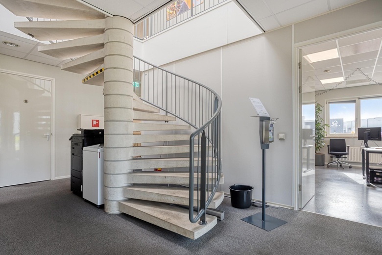 BedrijfsruimteaanKarveelstraat 7<br/> inRaalte