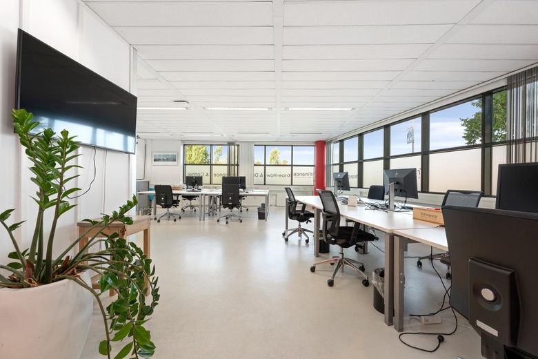 KantoorruimteaanStationsplein 1<br/> inZwijndrecht