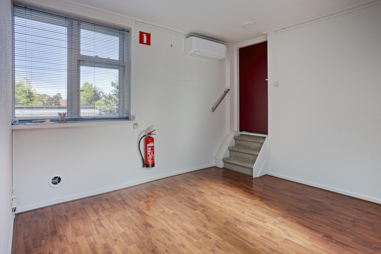 KantoorruimteaanBurgemeester van der Klokkenlaan 21 a<br/> inWaalwijk KantoorruimteaanBurgemeester van der Klokkenlaan 21 a<br/> inWaalwijk
