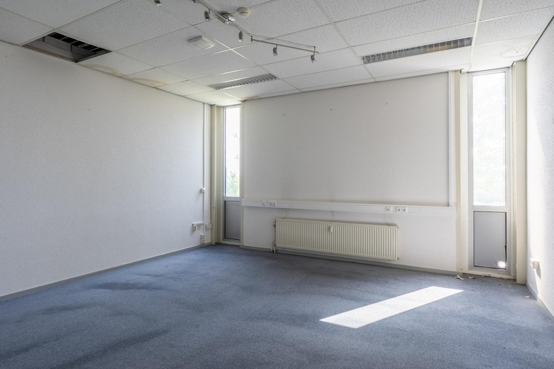 BedrijfsruimteaanKlarenanstelerweg 5<br/> inKerkrade BedrijfsruimteaanKlarenanstelerweg 5<br/> inKerkrade