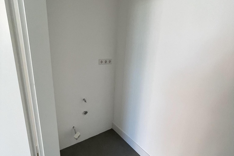 WinkelruimteaanStatenplein 37<br/> inDordrecht WinkelruimteaanStatenplein 37<br/> inDordrecht