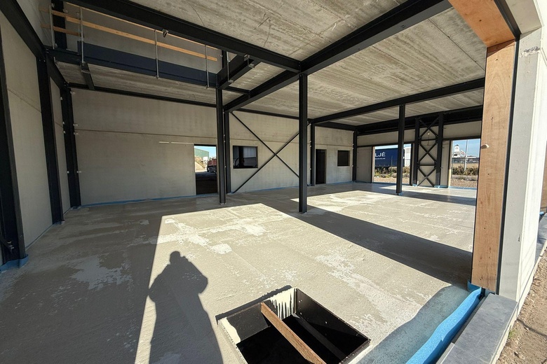 BedrijfsruimteaanPieter Hoebeeweg 4 - 8<br/> inDordrecht