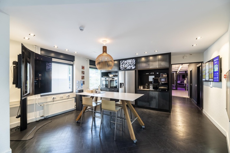 BedrijfsruimteaanKolenbranderstraat 10<br/> inRidderkerk BedrijfsruimteaanKolenbranderstraat 10<br/> inRidderkerk
