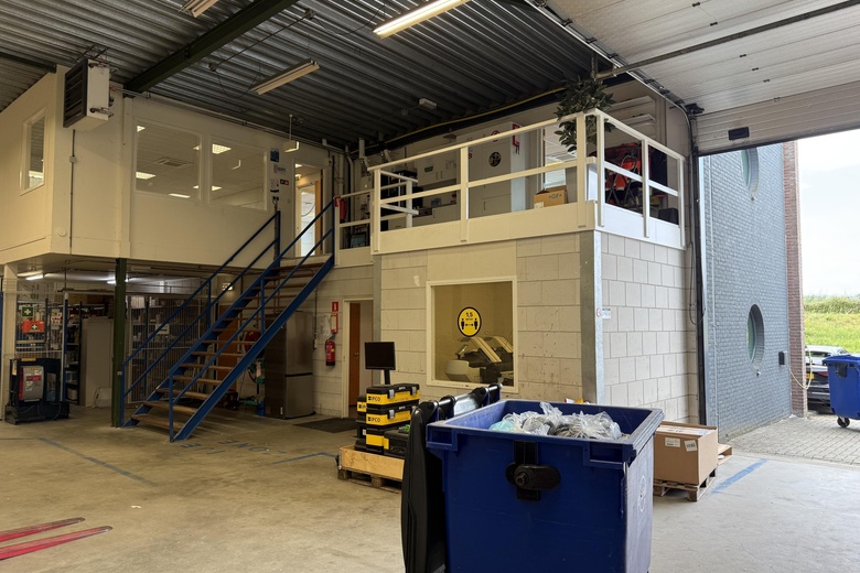 BedrijfsruimteaanZeemanstraat 71 - 73<br/> inBarendrecht BedrijfsruimteaanZeemanstraat 71 - 73<br/> inBarendrecht