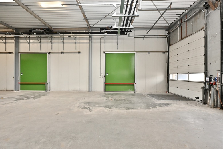 BedrijfsruimteaanGroothandelsmarkt 6<br/> inZwaagdijk-Oost BedrijfsruimteaanGroothandelsmarkt 6<br/> inZwaagdijk-Oost