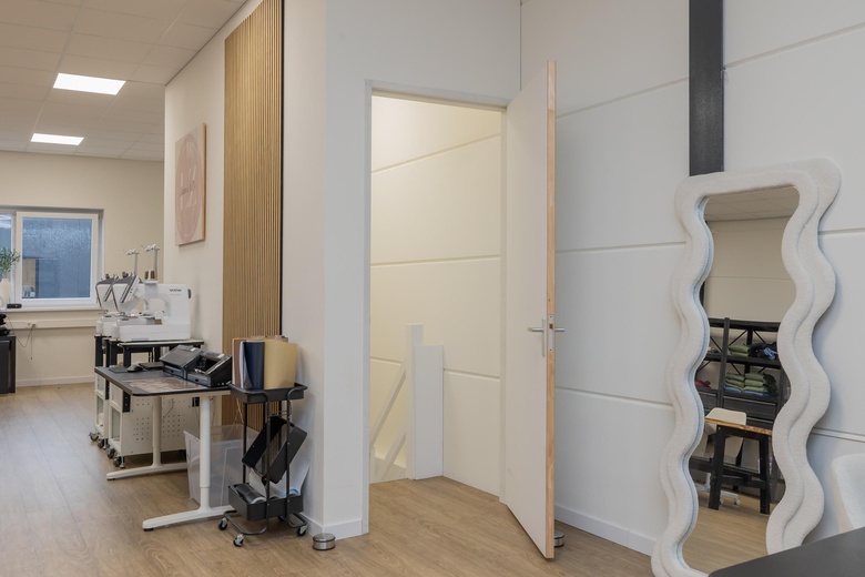 BedrijfsruimteaanCilinderweg 43 U19<br/> inRoelofarendsveen