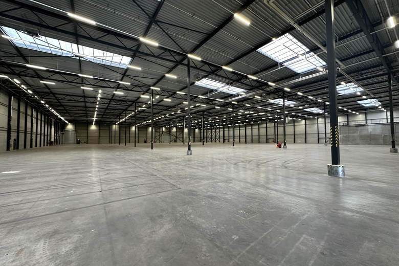 BedrijfsruimteaanKoerilenstraat 9<br/> inMaasvlakte Rotterdam