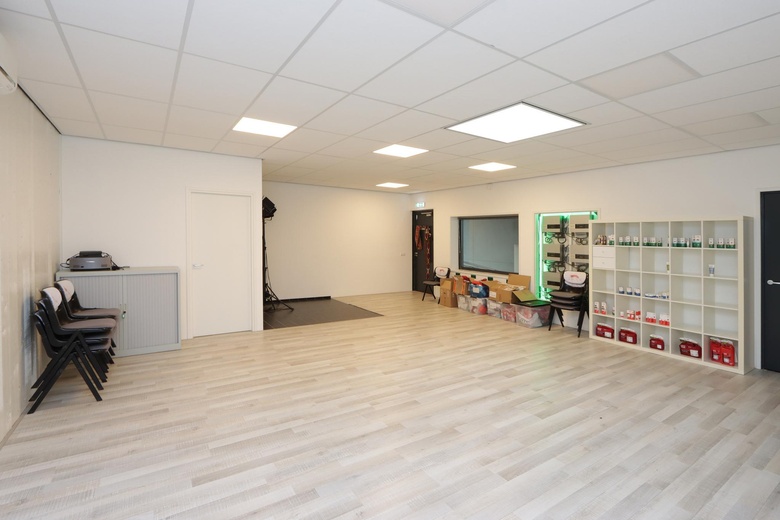 BedrijfsruimteaanDe Huchtstraat 14<br/> inAlmere BedrijfsruimteaanDe Huchtstraat 14<br/> inAlmere