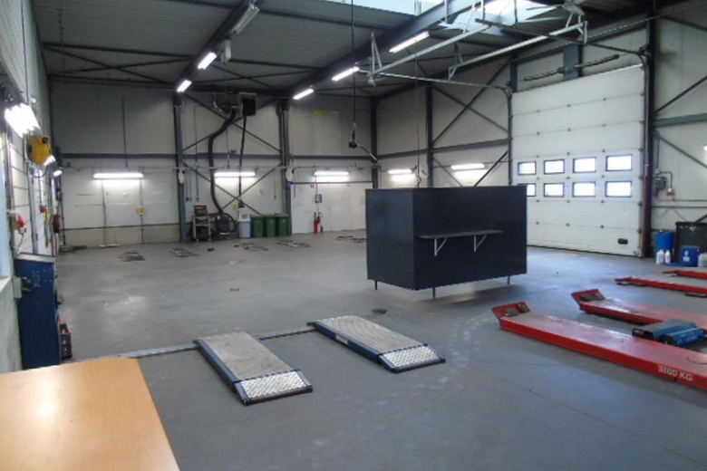 BedrijfsruimteaanHandelstraat 9<br/> inBoxmeer BedrijfsruimteaanHandelstraat 9<br/> inBoxmeer