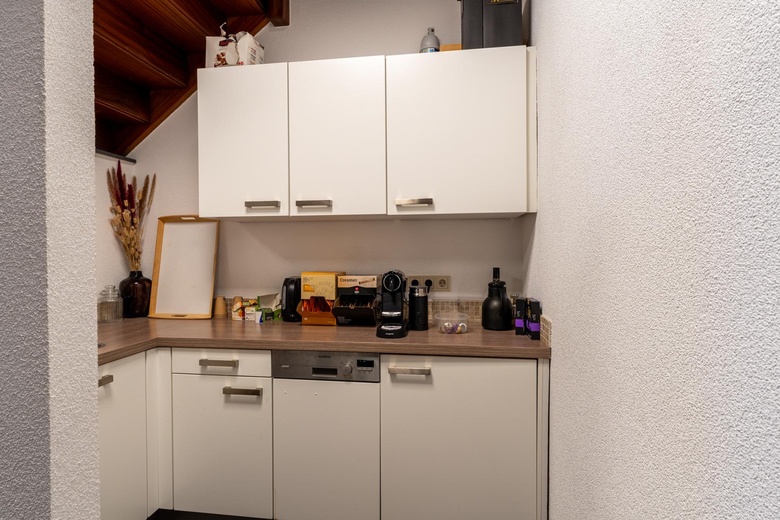 KantoorruimteaanIppelseweg 15 b<br/> inNieuwendijk KantoorruimteaanIppelseweg 15 b<br/> inNieuwendijk
