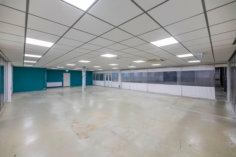 BedrijfsruimteaanIndustriestraat 10<br/> inHardinxveld-Giessendam BedrijfsruimteaanIndustriestraat 10<br/> inHardinxveld-Giessendam