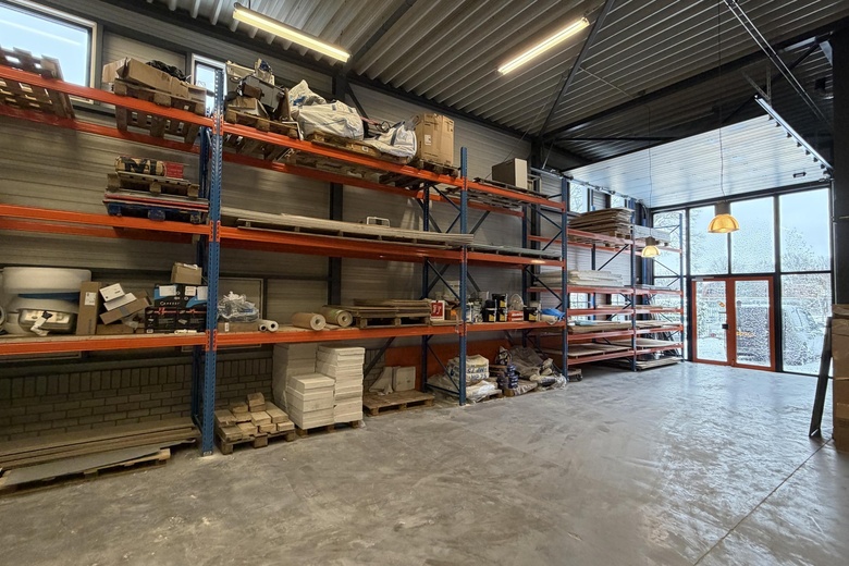 BedrijfsruimteaanRooseindsestraat 97<br/> inHelmond