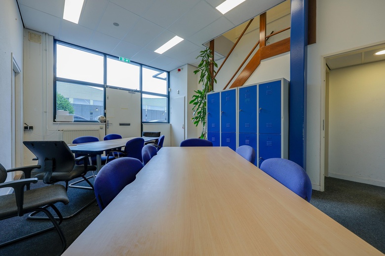 BedrijfsruimteaanAntennestraat 64<br/> inAlmere