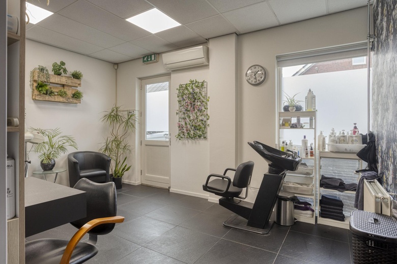 WinkelruimteaanBurgemeester van Houtplein 45<br/> inVlijmen