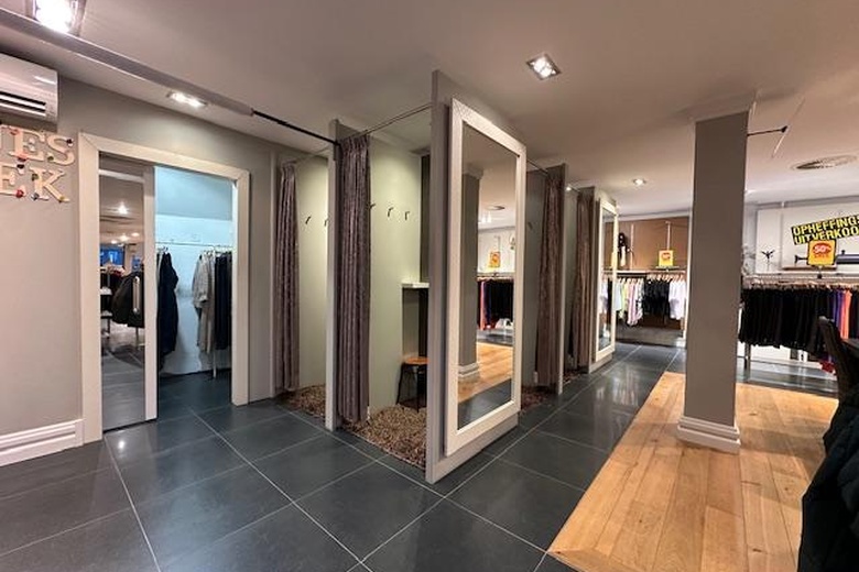 WinkelruimteaanBurgemeester van Baarstraat 34<br/> inVolendam WinkelruimteaanBurgemeester van Baarstraat 34<br/> inVolendam