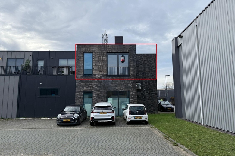 Bekijk foto 1 van Pieter Zeemanstraat 1