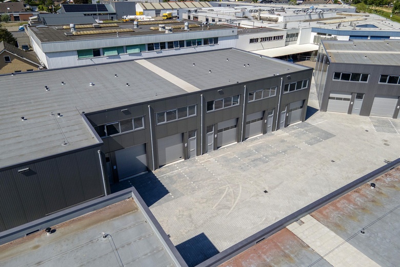 BedrijfsruimteaanLatensteinse Middenweg 31<br/> inTiel