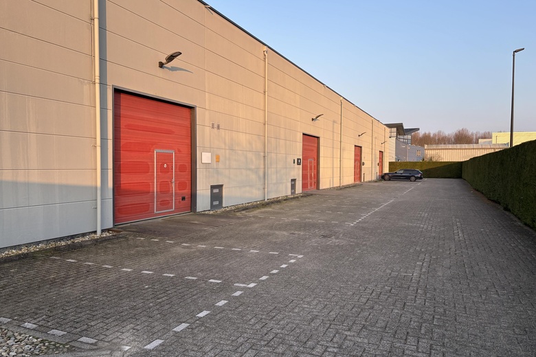 BedrijfsruimteaanRingveste 1<br/> inHouten