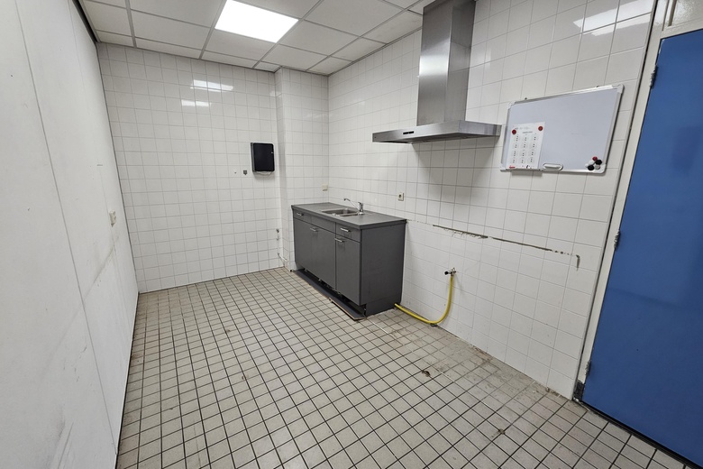 BedrijfsruimteaanNijverheidsstraat 16<br/> inEmmen