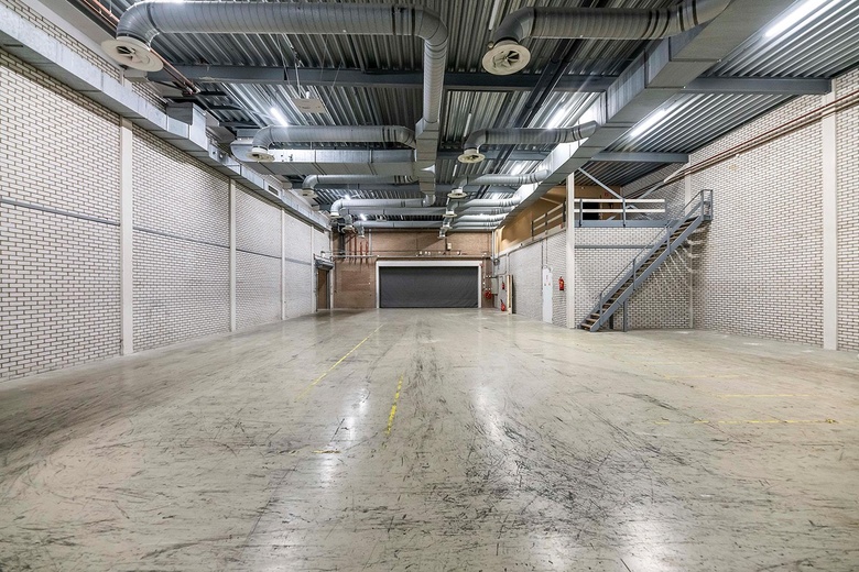 BedrijfsruimteaanIndustriestraat 10<br/> inHardinxveld-Giessendam BedrijfsruimteaanIndustriestraat 10<br/> inHardinxveld-Giessendam