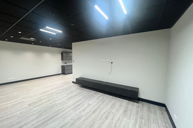 BedrijfsruimteaanSteenbakkerij 23<br/> inNieuwerkerk aan den IJssel