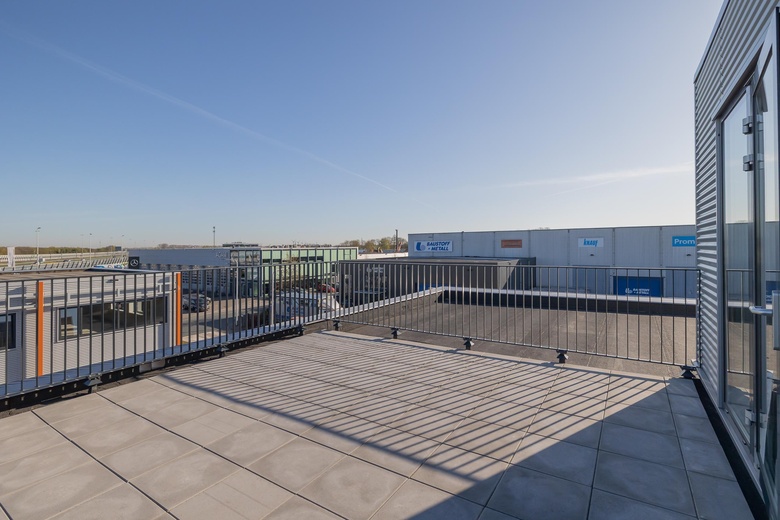 BedrijfsruimteaanCilinderweg 75<br/> inRoelofarendsveen