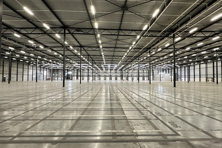 BedrijfsruimteaanKoerilenstraat 9<br/> inMaasvlakte Rotterdam