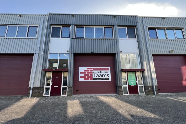 Bekijk foto Bedrijfsruimte aan de Kikkertweg 48 in Wormerveer
